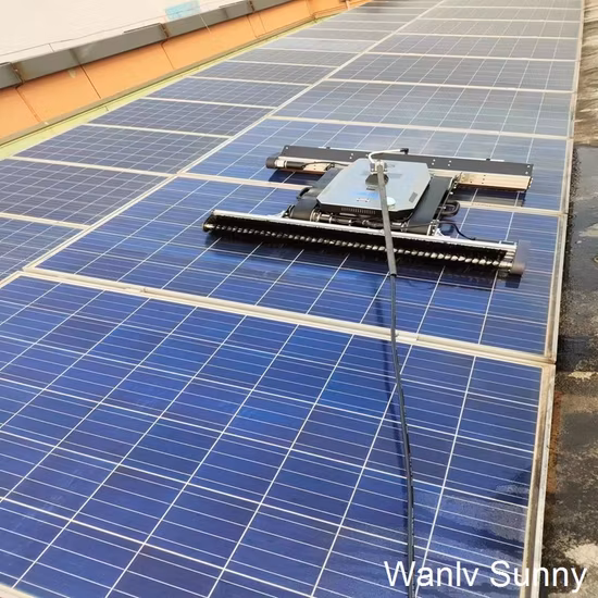 Machine de nettoyage de panneaux solaires Robot de nettoyage automatique de panneaux solaires Machine à laver portative de nettoyage à sec/à l'eau pour systèmes solaires